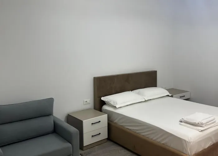 Pensión Sunlake Tirana