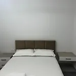 Sunlake Gæstehus Tirana