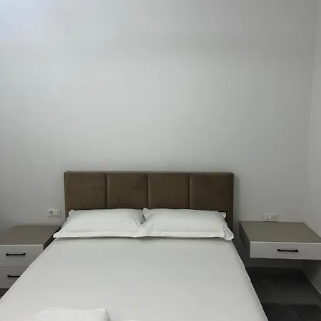 Sunlake Πανσιόν Τίρανα