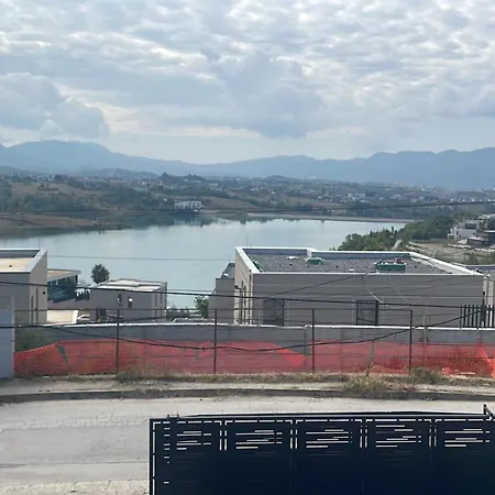 Sunlake * ティラナ