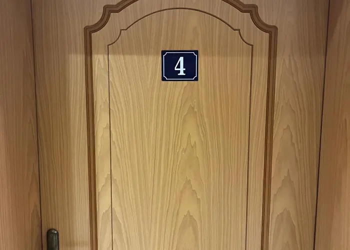 ゲストハウス Sunlake ティラナ