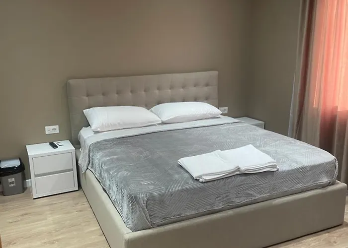 ゲストハウス Sunlake ティラナ